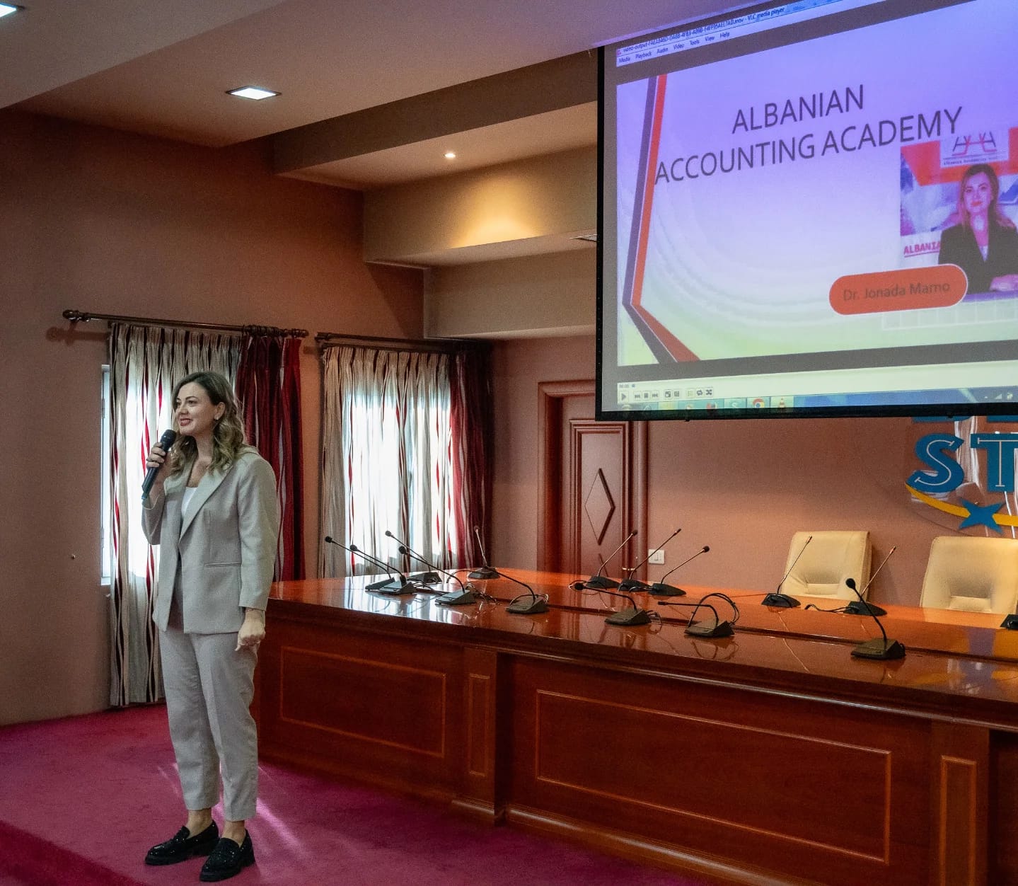 Prezantim i Albanian Accounting Academy